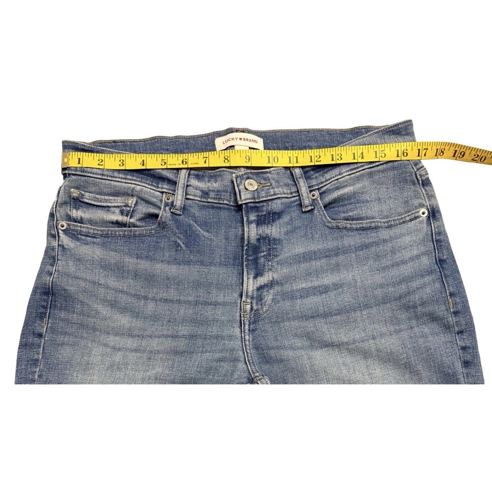 Lucky Brand Women’s Bootcut Jeans Mid Rise 14 / 32A Medium Wash Stretch 5 Pocket - Picture 6 of 9
